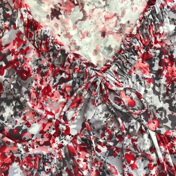 ❤️Daisy Fuentes Baby Doll Short Sleeve Floral Print Top Size 1X - Picture 4 of 8